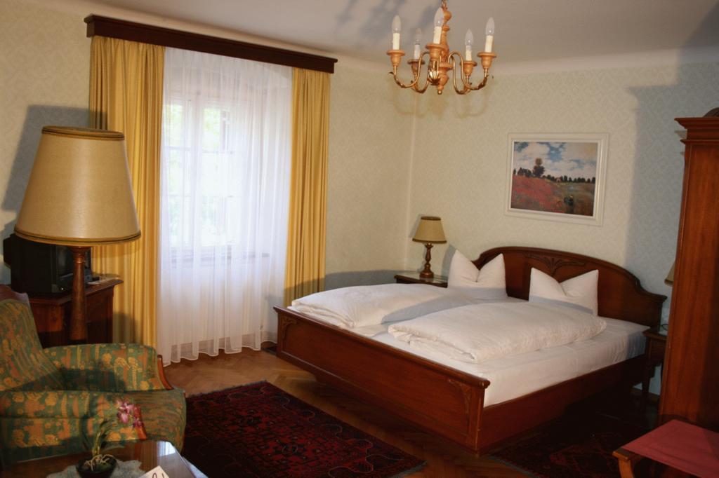 Schlosshotel Post Edelfreisitz Sprengenstein อิมสท์ ห้อง รูปภาพ