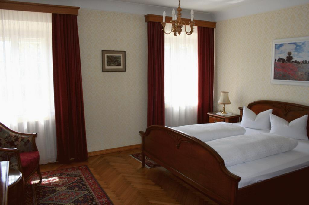 Schlosshotel Post Edelfreisitz Sprengenstein อิมสท์ ห้อง รูปภาพ